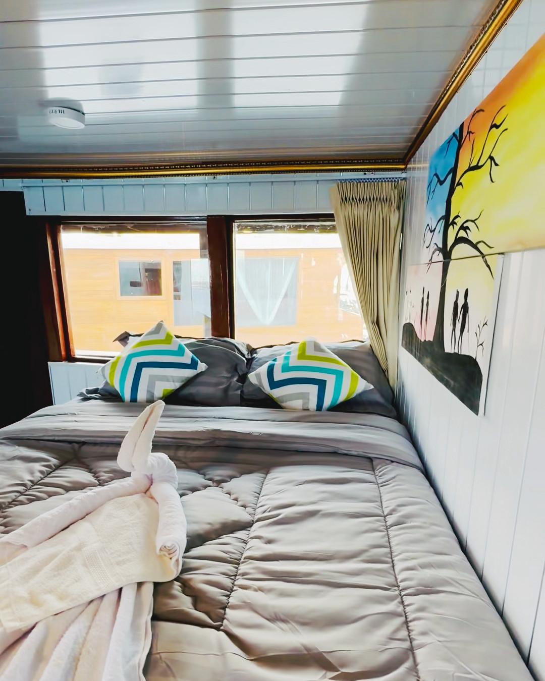 Flores Balcony Suite – Princess Nabila Phinisi