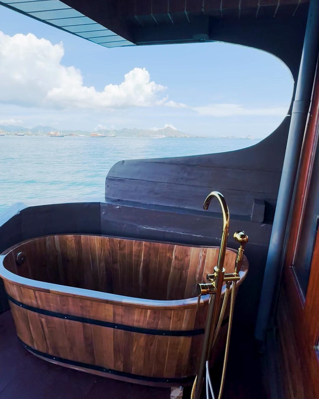 Jawa Master Cabin – Princess Nabila Phinisi