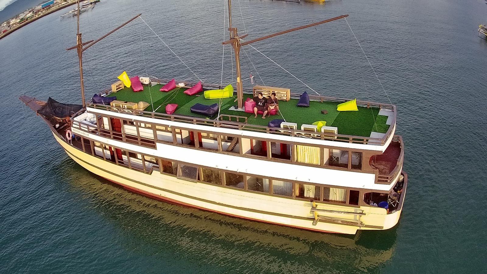 Princess Nabila Phinisi – Komodo private boat charter: what the whole boat costs per person