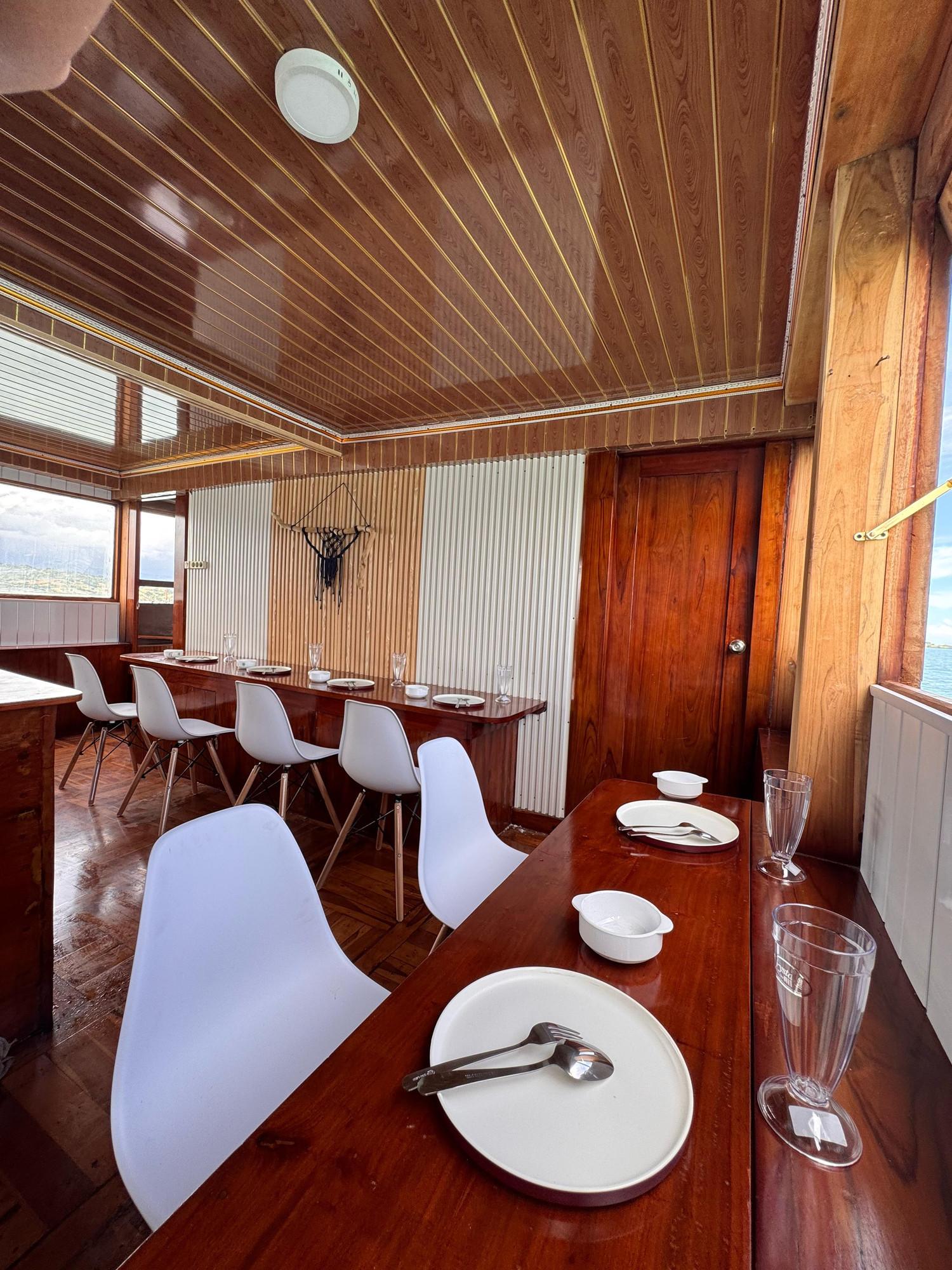 Indoor restaurant – Princess Nabila Phinisi