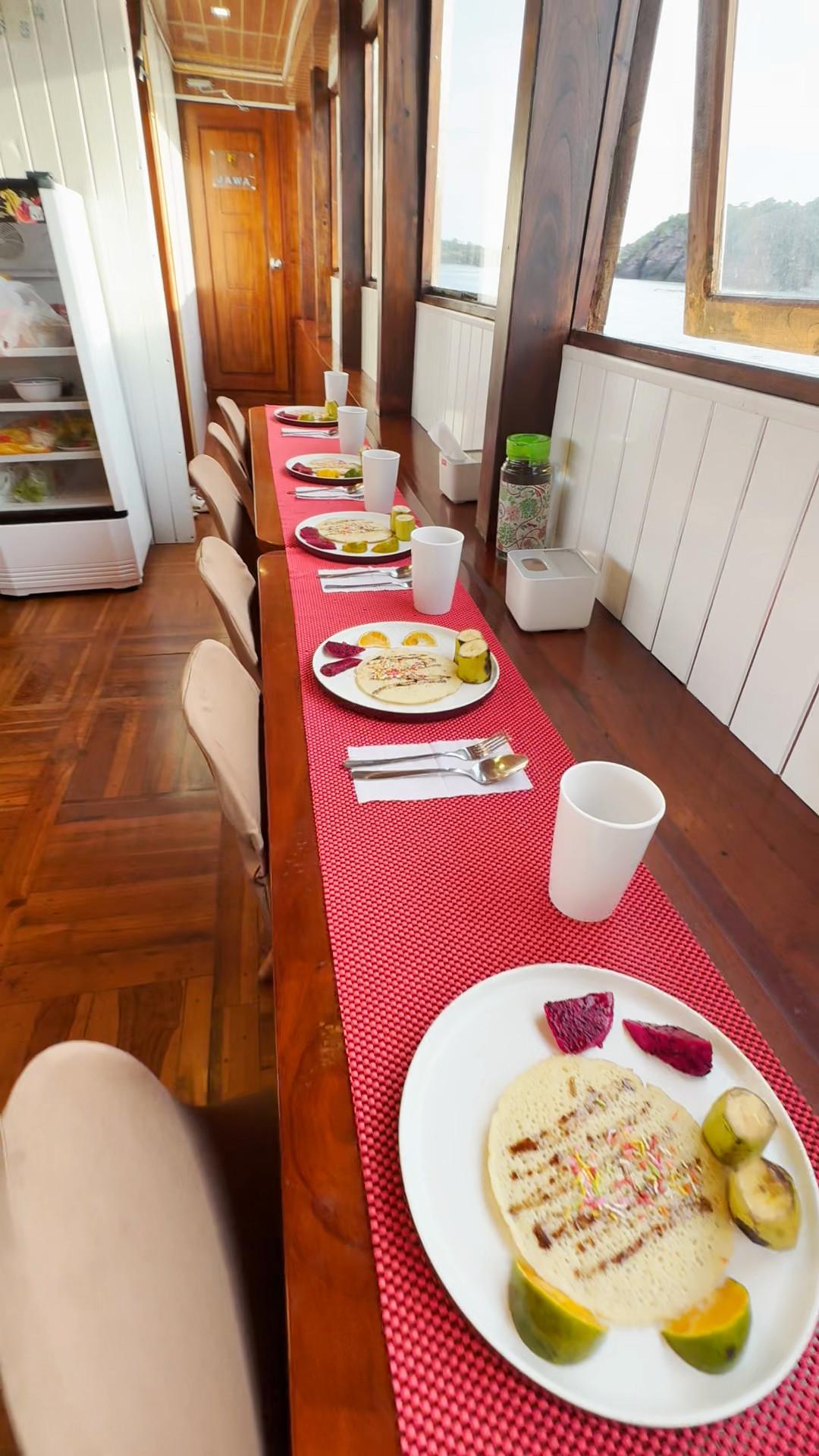 Indoor restaurant – Princess Nabila Phinisi