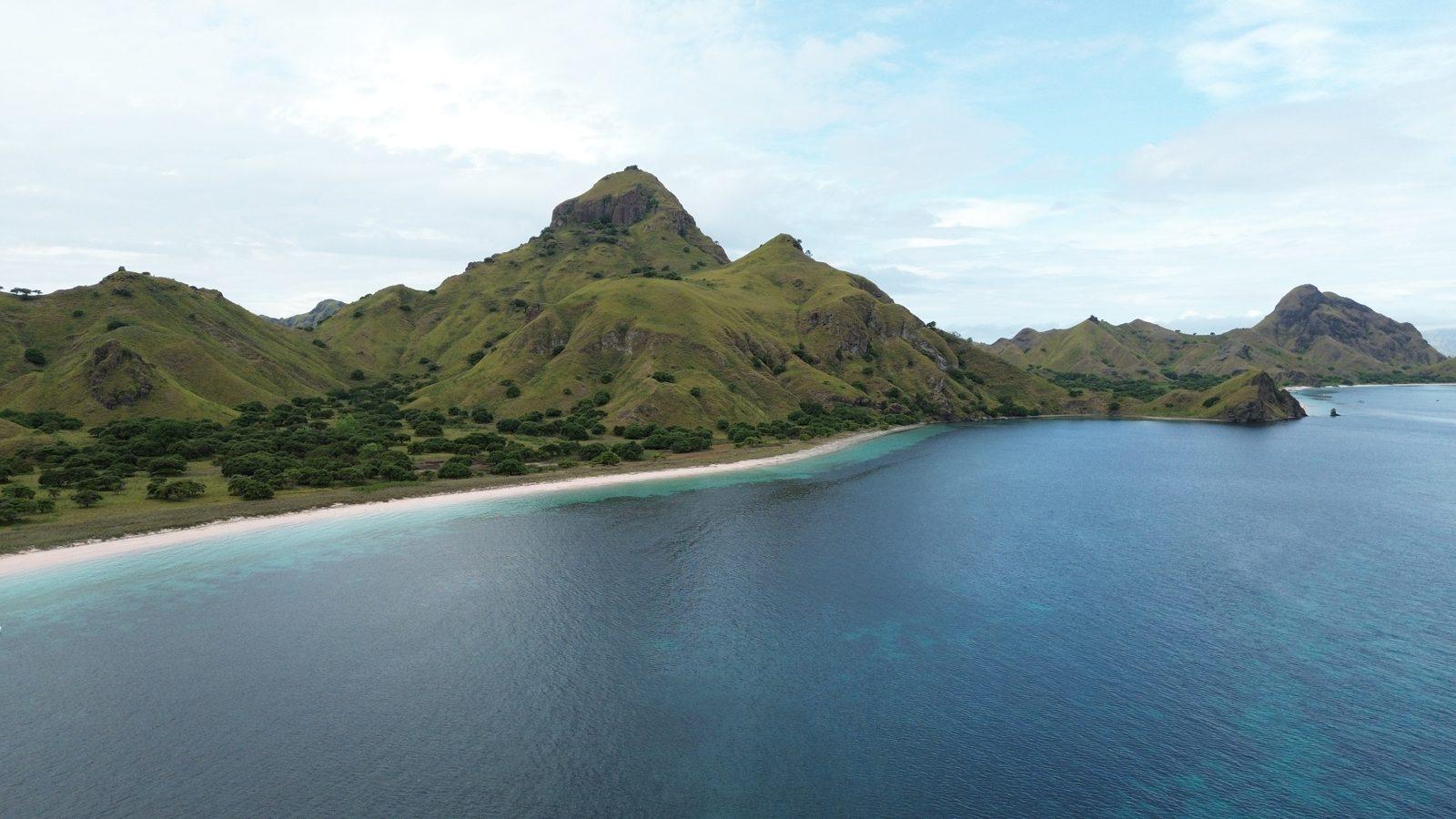 Princess Nabila Phinisi – Komodo stops by boat: where a group of 25 goes, day by day