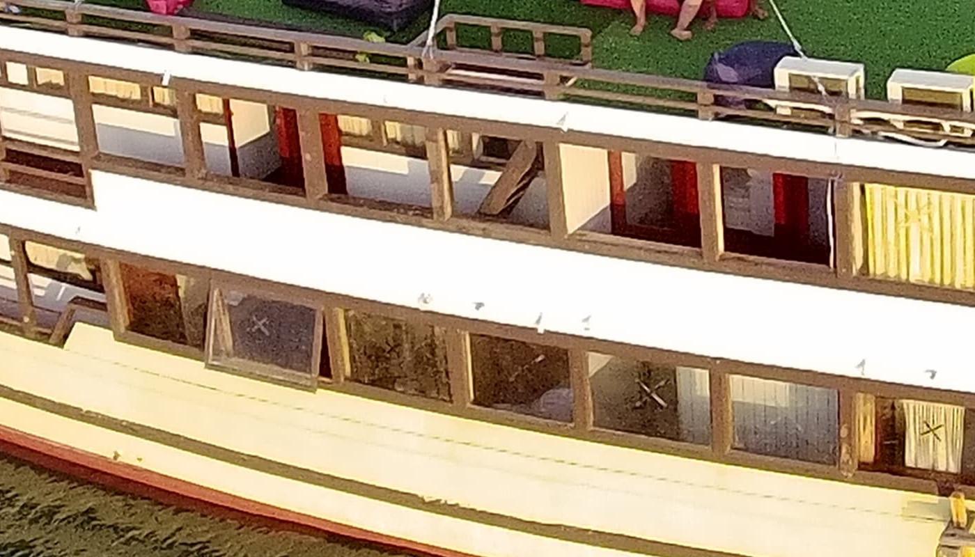 Foredeck, walkways and stern balconies – Princess Nabila Phinisi