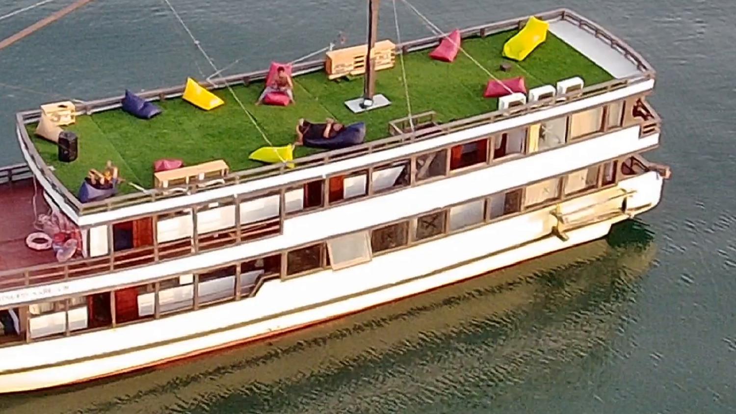 Princess Nabila Phinisi – Komodo group boat charter for 16 to 25 guests